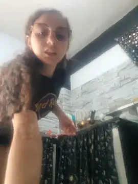 Snapshot of racheldepp_ chatting on 02/11/26, 02:22 racheldepp online show from 02/11/26, 02:22