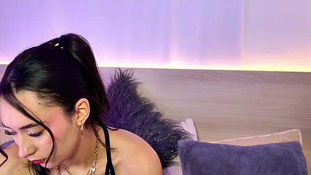 Snapshot of AliceeBloom chatting on 02/05/26, 10:20 AliceeBloom online show from 02/05/26, 10:20