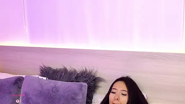 Snapshot of AliceeBloom chatting on 04/30/26, 01:50 AliceeBloom online show from 04/30/26, 01:50
