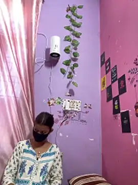 Snapshot of MissHermione2 chatting on 04/12/26, 05:56 MissHermione2 online show from 04/12/26, 05:56