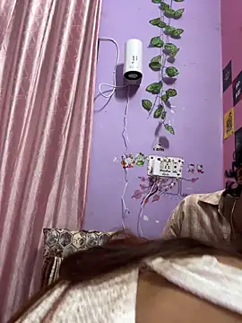 Snapshot of MissHermione2 chatting on 04/12/26, 06:35 MissHermione2 online show from 04/12/26, 06:35