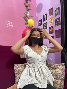 Snapshot of MissHermione2 chatting on 04/17/26, 07:55 MissHermione2 online show from 04/17/26, 07:55