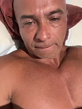 Snapshot of dogfrota chatting on 02/21/26, 03:40 dogfrota online show from 02/21/26, 03:40