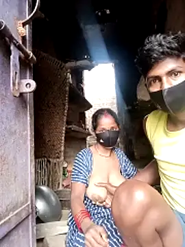 Snapshot of Shivanisingh4 chatting on 03/27/26, 09:21 Shivanisingh4 online show from 03/27/26, 09:21