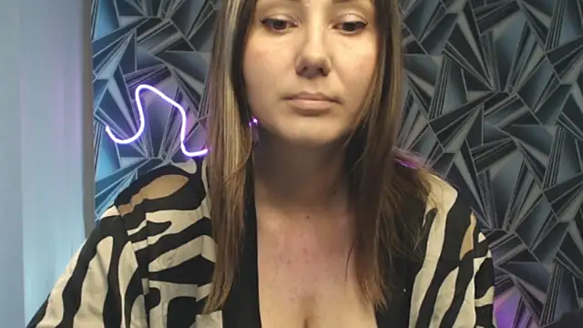 Snapshot of NikkiKiss___ chatting on 05/15/26, 12:28 NikkiKiss online show from 05/15/26, 12:28