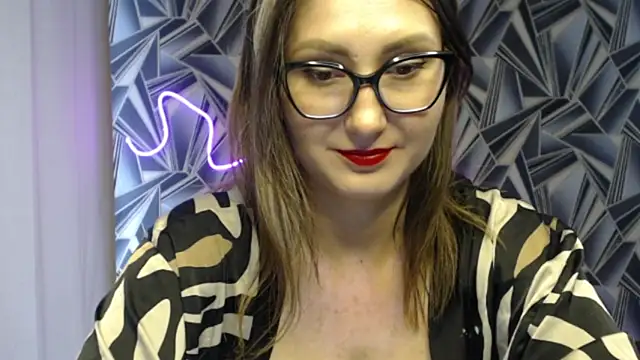 Snapshot of NikkiKiss___ chatting on 05/16/26, 12:07 NikkiKiss online show from 05/16/26, 12:07