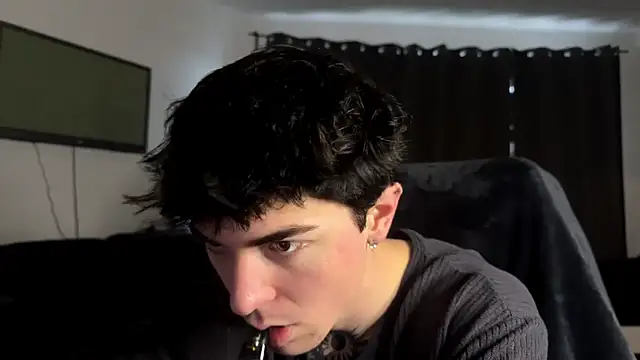 Snapshot of LiamFoster chatting on 01/18/26, 01:15 LiamFoster online show from 01/18/26, 01:15