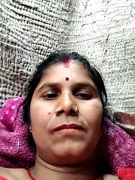 Hot di97 online show from 02/18/26, 08:21