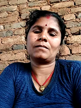 Hot di97 online show from 02/22/26, 03:29