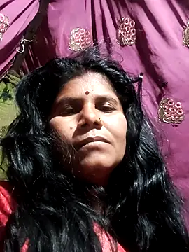 Hot di97 online show from 02/22/26, 09:46