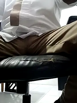 Antony-5045 online show from 04/12/26, 11:32