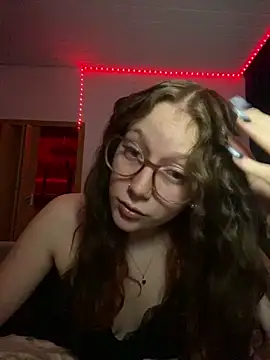 Snapshot of YoungLisaa18 chatting on 02/24/26, 08:07 YoungLisaa18 online show from 02/24/26, 08:07