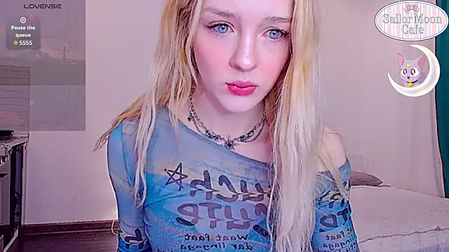 Snapshot of sailormoon666_ chatting on 04/02/26, 02:09 sailormoon666 online show from 04/02/26, 02:09