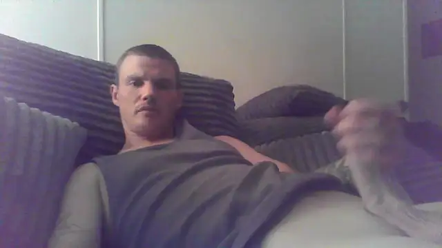 Snapshot of HungandHynotic chatting on 05/14/26, 06:09 HungandHynotic online show from 05/14/26, 06:09