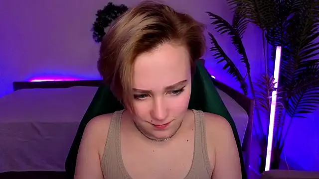 Snapshot of Ellie_Heavenly chatting on 01/13/26, 08:41 Ellie Heavenly online show from 01/13/26, 08:41