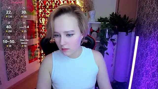 Snapshot of Ellie_Heavenly chatting on 02/18/26, 08:54 Ellie Heavenly online show from 02/18/26, 08:54