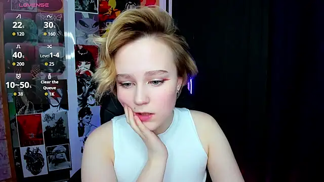 Snapshot of Ellie_Heavenly chatting on 02/24/26, 08:12 Ellie Heavenly online show from 02/24/26, 08:12