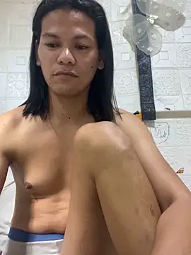 HugeAgatha online show from 05/17/26, 03:37