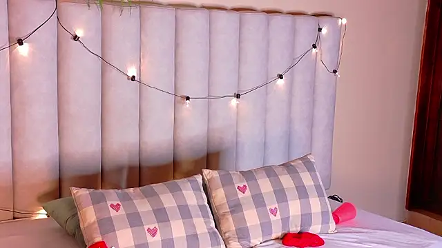 Snapshot of ChloeeMiller__ chatting on 03/02/26, 02:25 ChloeeMiller online show from 03/02/26, 02:25