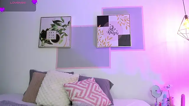 Snapshot of april_jones05 chatting on 03/24/26, 01:05 april jones05 online show from 03/24/26, 01:05