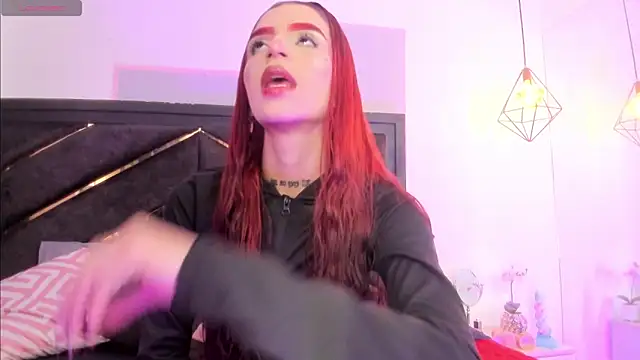 Snapshot of april_jones05 chatting on 04/20/26, 05:32 april jones05 online show from 04/20/26, 05:32