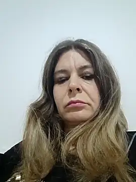 Snapshot of Didi2081 chatting on 01/31/26, 07:56 Didi2081 online show from 01/31/26, 07:56