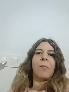 Snapshot of Didi2081 chatting on 02/11/26, 01:10 Didi2081 online show from 02/11/26, 01:10