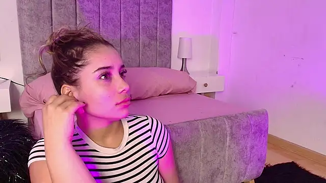 Snapshot of Lucy_Carson_ chatting on 02/07/26, 03:43 Lucy Carson online show from 02/07/26, 03:43