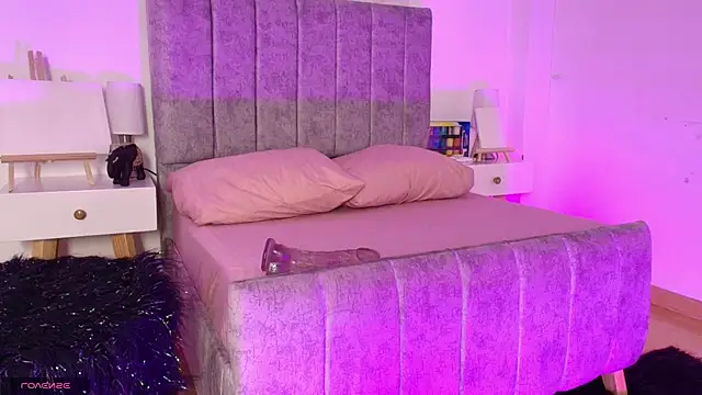 Snapshot of Lucy_Carson_ chatting on 02/13/26, 04:08 Lucy Carson online show from 02/13/26, 04:08