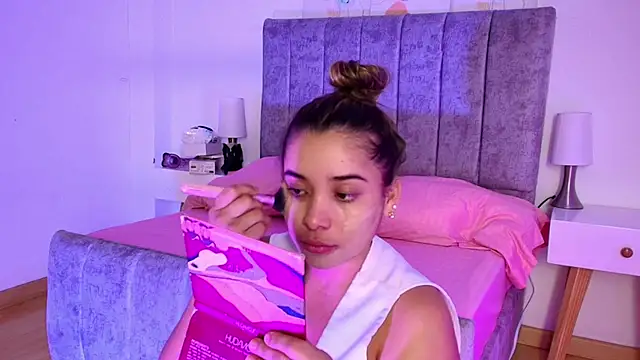 Snapshot of Lucy_Carson_ chatting on 03/21/26, 03:44 Lucy Carson online show from 03/21/26, 03:44