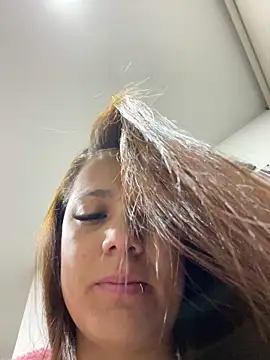 Pretty  Milf online show from 03/17/26, 08:50