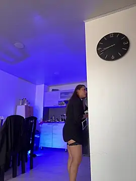 Pretty  Milf online show from 04/08/26, 01:33