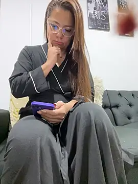 Pretty  Milf online show from 05/29/26, 10:24