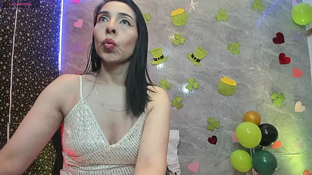 adellelennoxx online show from 03/17/26, 08:50