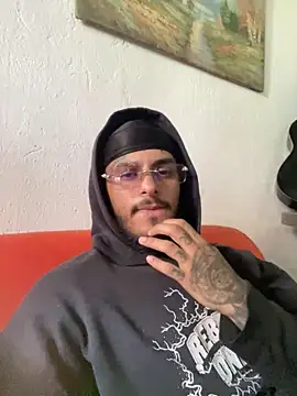 Snapshot of liyamjunior chatting on 02/10/26, 04:11 liyamjunior online show from 02/10/26, 04:11