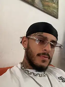 Snapshot of liyamjunior chatting on 02/20/26, 05:02 liyamjunior online show from 02/20/26, 05:02