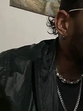 Snapshot of liyamjunior chatting on 02/25/26, 05:39 liyamjunior online show from 02/25/26, 05:39