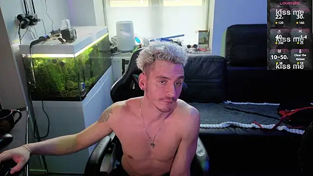 Rayzel White online show from 02/10/26, 03:16