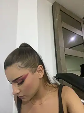 Snapshot of ivy-777 chatting on 02/14/26, 01:02 ivy-777 online show from 02/14/26, 01:02