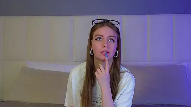 SofiaSarvain online show from 02/24/26, 06:28