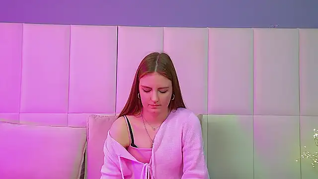 Snapshot of SofiaSarvain chatting on 03/06/26, 08:33 SofiaSarvain online show from 03/06/26, 08:33