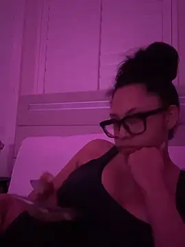 Snapshot of cartierprincess chatting on 03/13/26, 07:15 cartierprincess online show from 03/13/26, 07:15