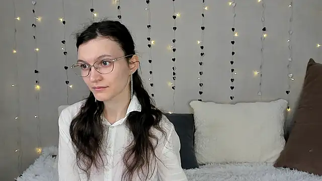 ThoraMarola online show from 02/17/26, 05:04