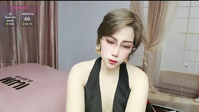 lucyyanyan online show from 04/13/26, 12:21