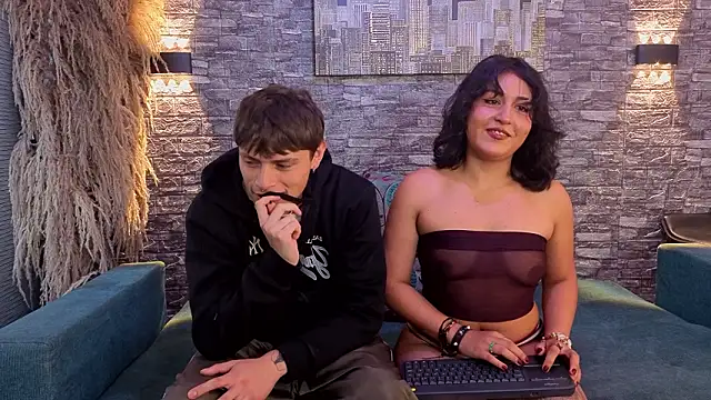 miaanddemian online show from 02/02/26, 12:15