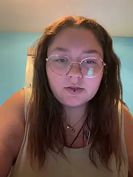 Snapshot of _maracr19_ chatting on 06/16/26, 11:24 maracr19 online show from 06/16/26, 11:24