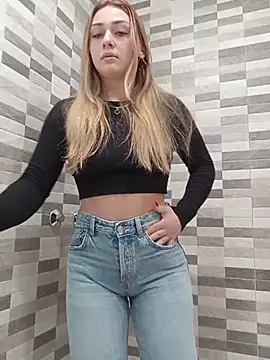 OrianaNorth online show from 04/16/26, 06:36