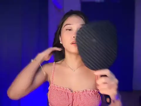 Snapshot of lovely_amara19 chatting on 04/19/26, 10:36 lovely amara19 online show from 04/19/26, 10:36