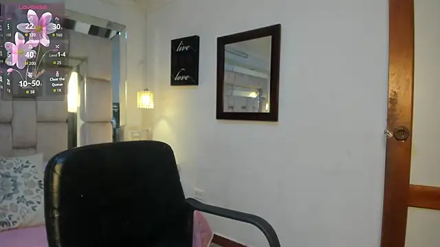 Snapshot of SofiaMilfx69 chatting on 03/19/26, 01:48 SofiaMilfx69 online show from 03/19/26, 01:48