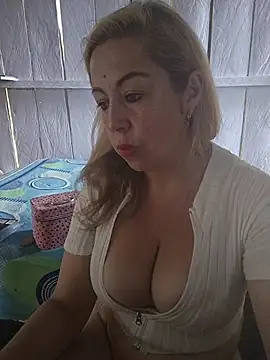 Snapshot of SofiaMilfx69 chatting on 04/14/26, 02:12 SofiaMilfx69 online show from 04/14/26, 02:12